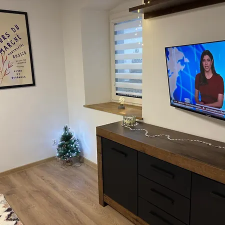 Nad Rzeka 2 דירה